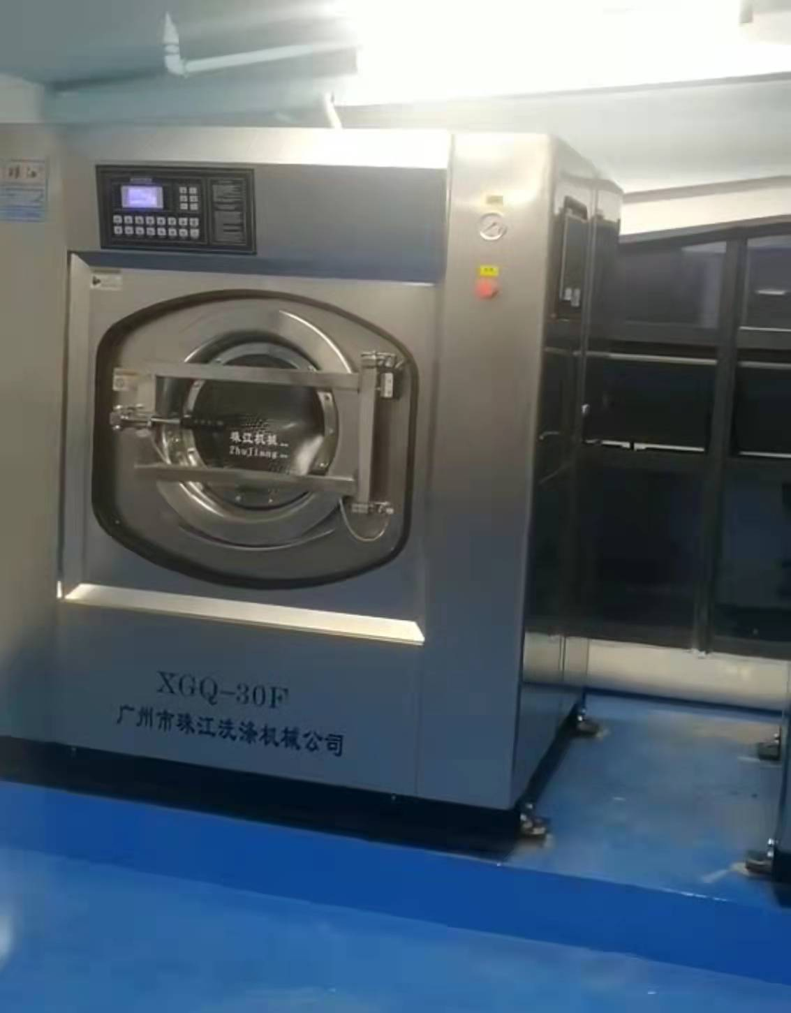 廣東省國產(chǎn)工業(yè)洗衣機(jī)報(bào)價(jià)，酒店洗衣房洗滌專用工業(yè)洗衣機(jī)服務(wù)案例