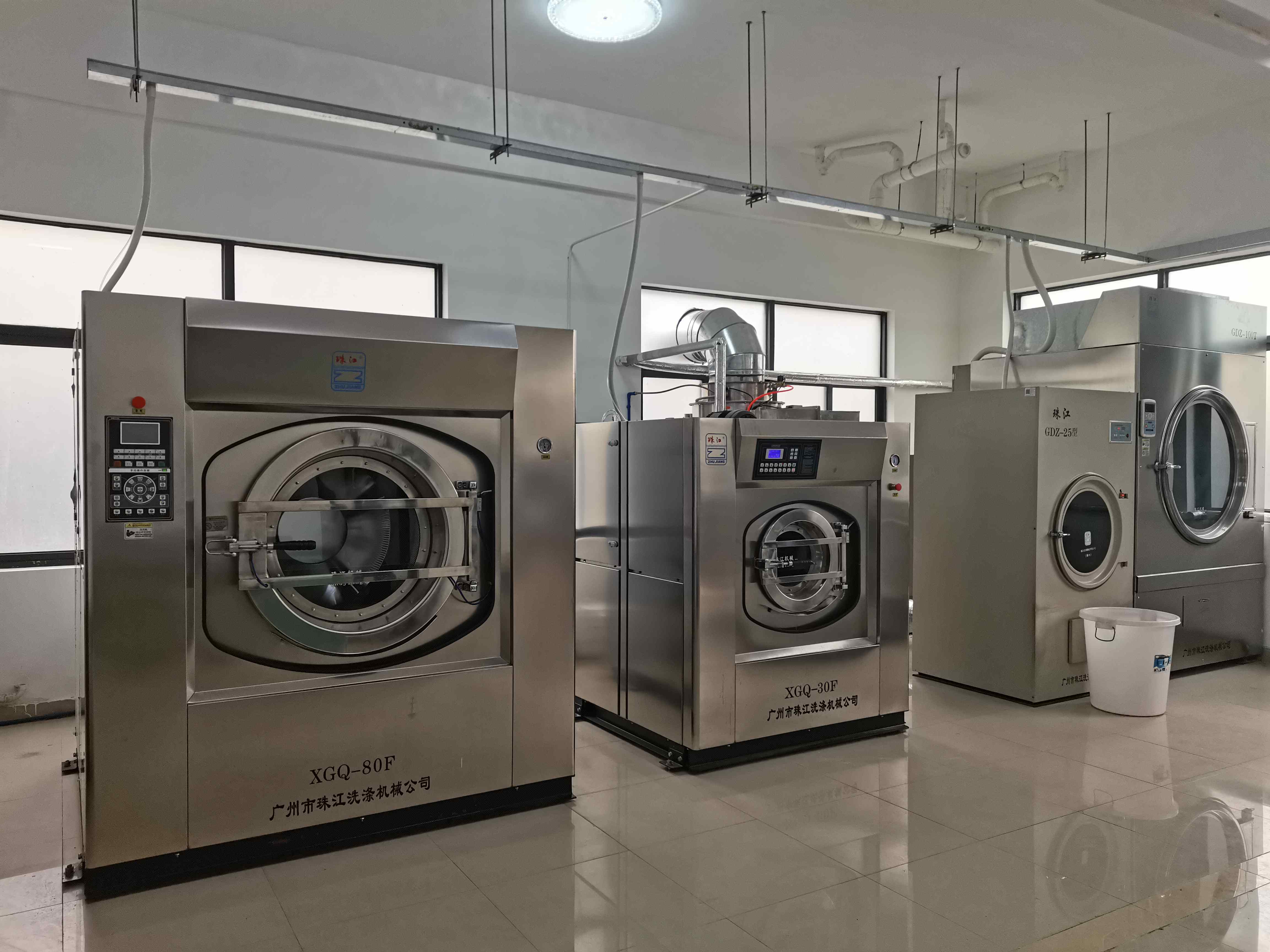 廣州天河區(qū)全自動洗衣脫水機、自動烘干機、干洗機安裝案例